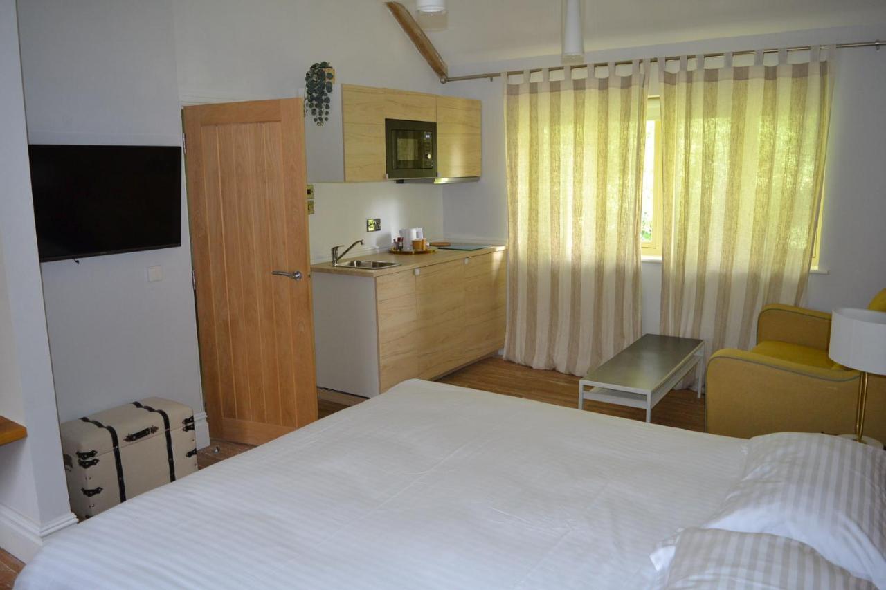 The Kingsley At Eversley Luaran gambar